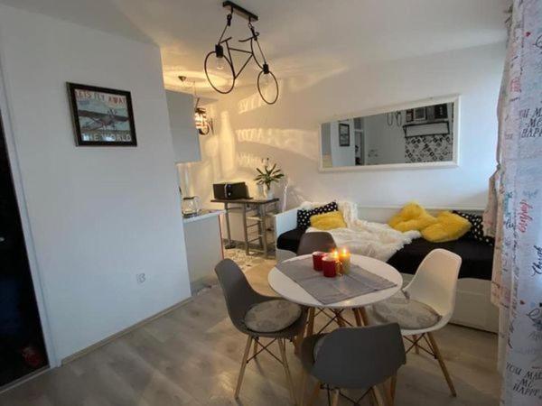 Apartman Jez - Free Parking, Self Check In Karlovac Zewnętrze zdjęcie